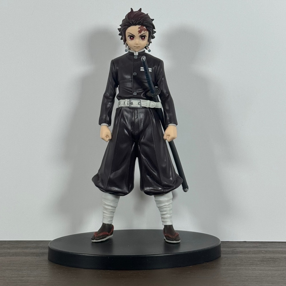 Bandai Spirits Demon Slayer Tanjiro Kamado Anime Figure Black Uniform Statue 6"
